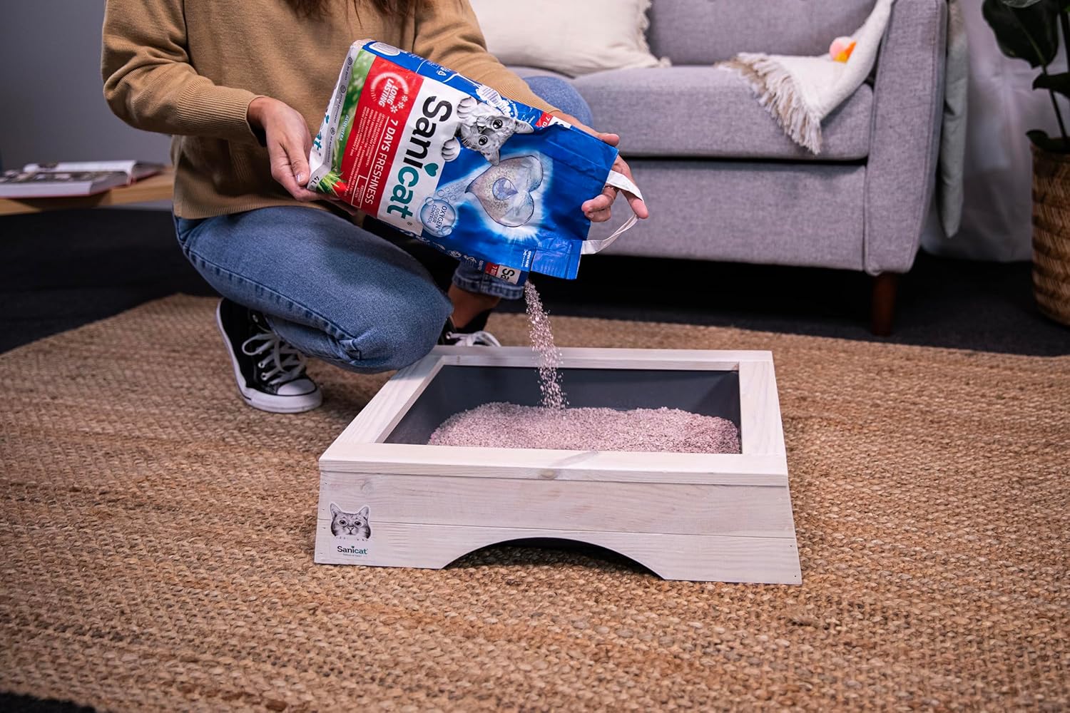 Sanicat - Classic cat litter with Aloe Vera | 7-day odour control | Fast absorption | product for your pet’s hygiene | Keep Your Home Clean | 4L capacity